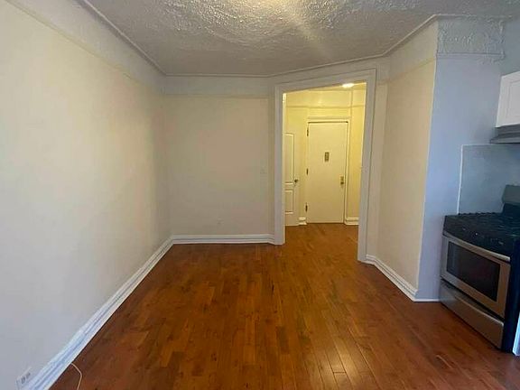 4th image of 2721 Morris Ave APT E