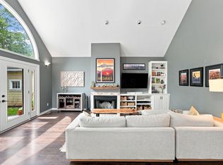 557 Fallis Rd, Columbus, OH 43214