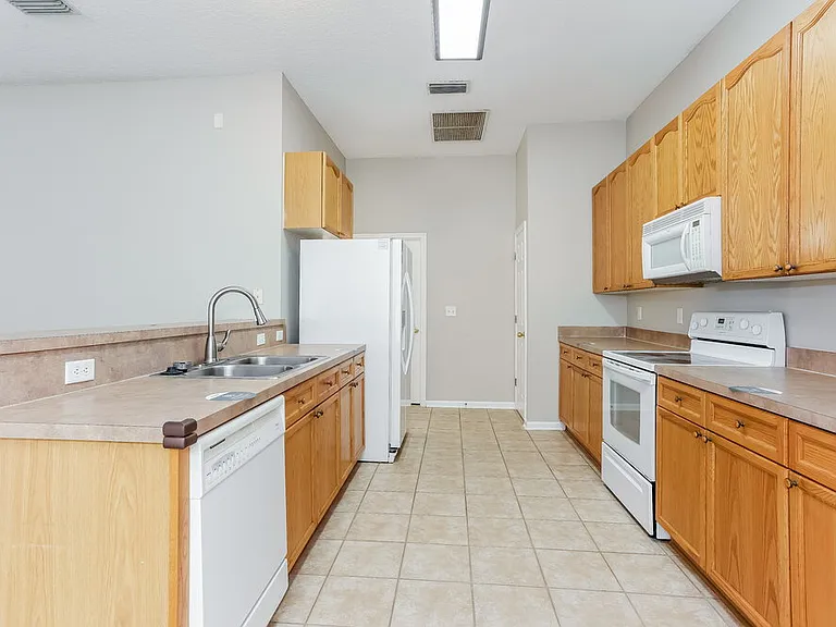 667 Bonaparte Dr — Photo 8