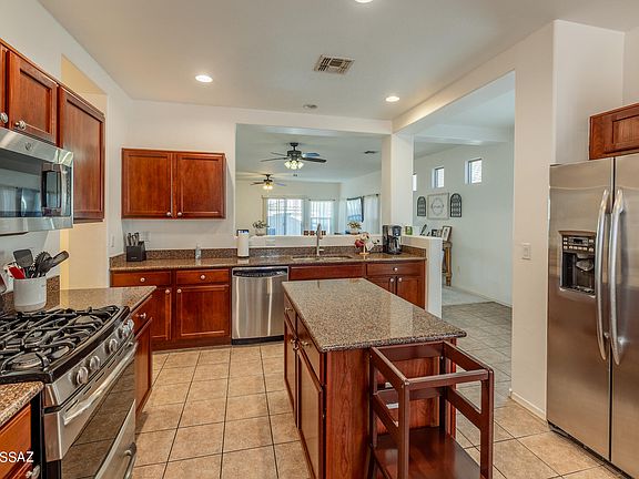 3rd image of 480 W Calle Sombra Linda