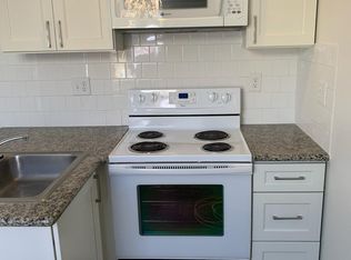 320 1/2 E Oak St, Lodi, CA 95240
