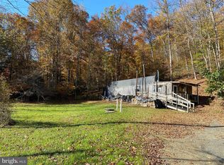 60 Twin Ponds Ln, Millerstown, PA 17062