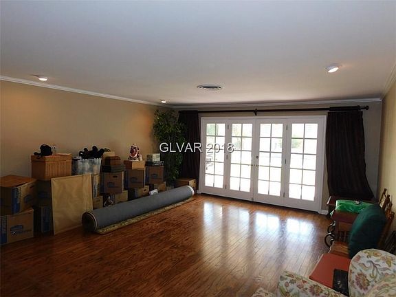 5th image of 209 Rosemary Ln