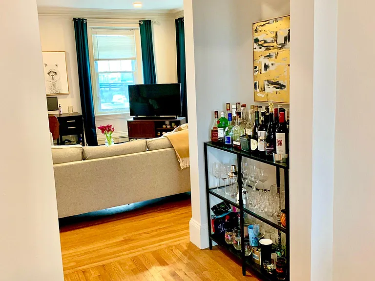 286 Bunker Hill St #3 — Photo 6