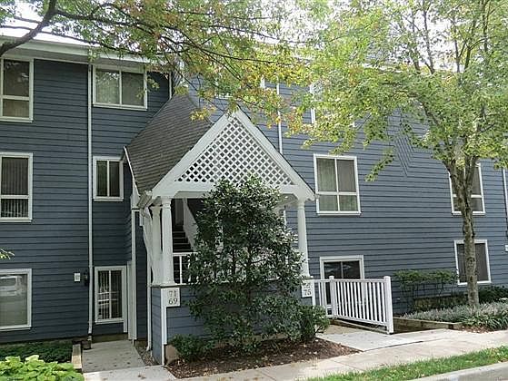 2nd image of 75 Greenwich Pl
