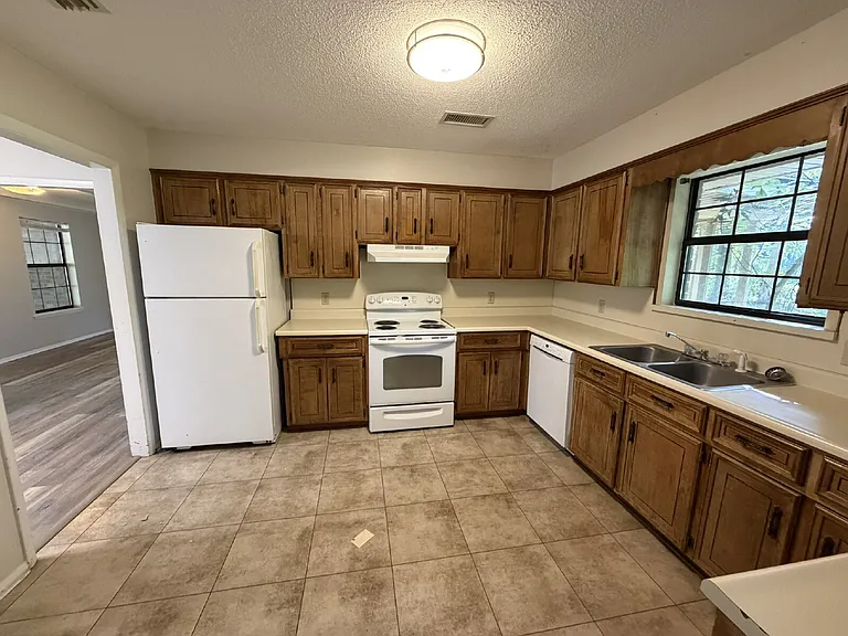 307 Kuwe Trl — Photo 4