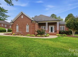 8000 Tottenham Dr, Harrisburg, NC 28075