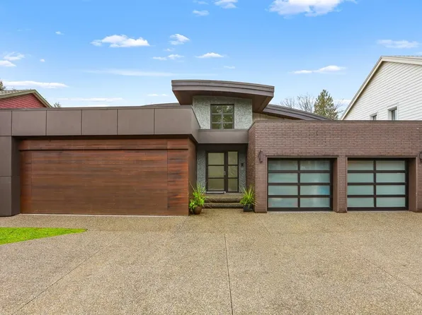 8901 Mackie St, Langley, BC V1M 3T3