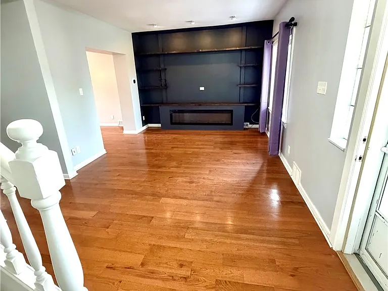 1636 Dagmar Ave — Photo 3