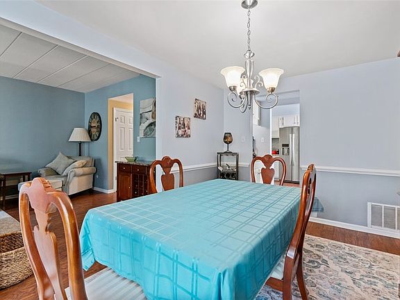 5th image of 1557 Pinehurst Dr