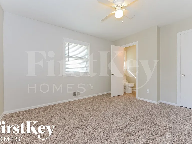 8913 E 90th Ter — Photo 7