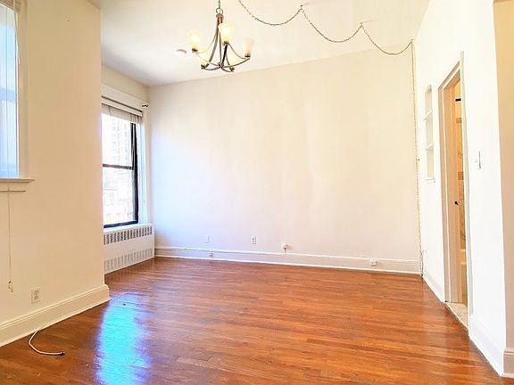5th image of 337 W 76th St APT 3D