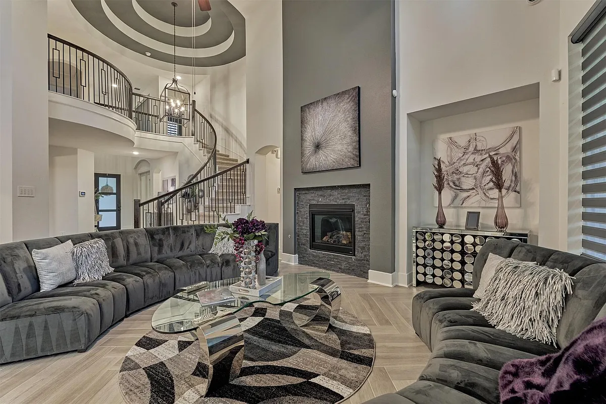 Building Photo - 407 Tulip Tree Ct