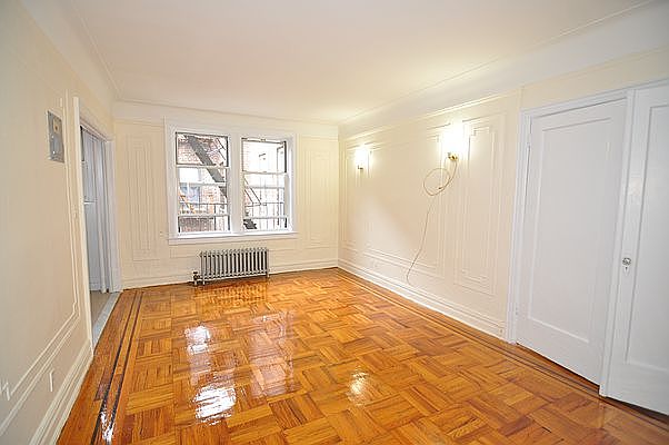 1st image of 4129 46th St APT 5r