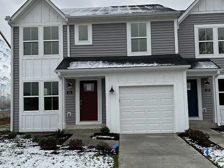 314 Newbridge Way — Photo 2