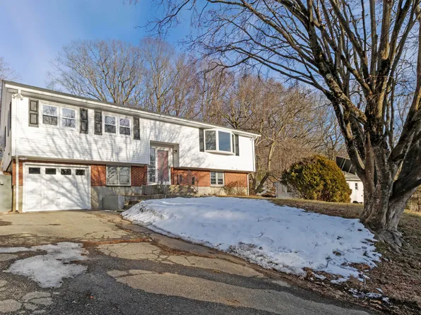 90 Lucas Park Road, Norwich, CT 06360