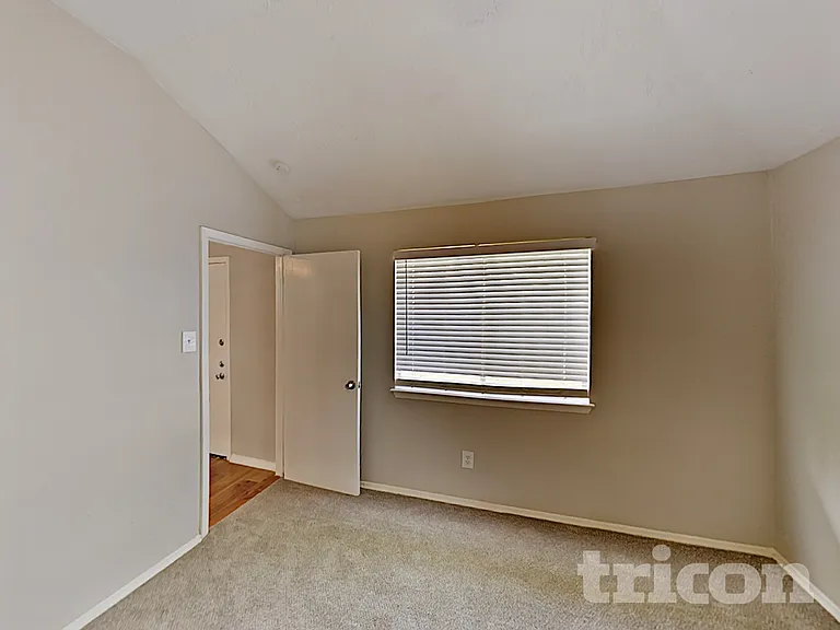 18603 Bridoon Dr — Photo 8
