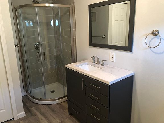 Master bathroom, brand new everything! modern finishes