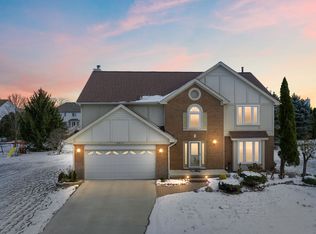 3987 Kelsey Rd, Lake Orion, MI 48360