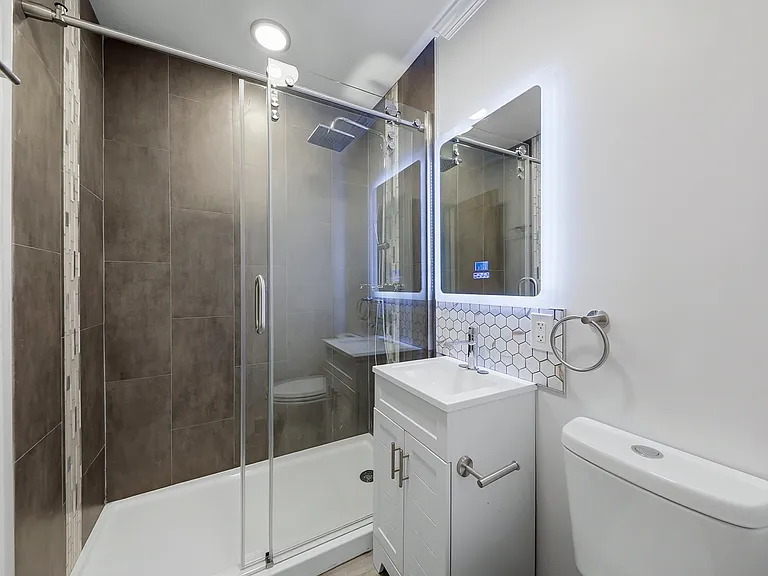1019 Lewis Ave #3 — Photo 6