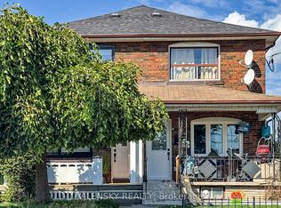 4 Ashbury Ave, Toronto, ON M6E 1V7