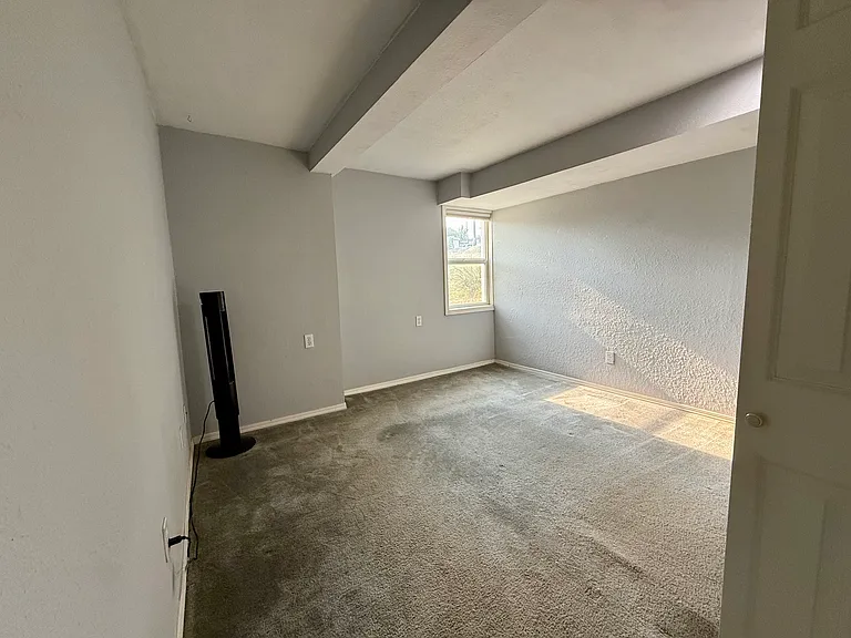 515 NW Irving St #A — Photo 10