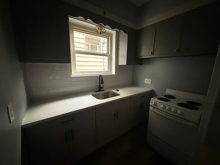 293 Parker St #7 — Photo 14