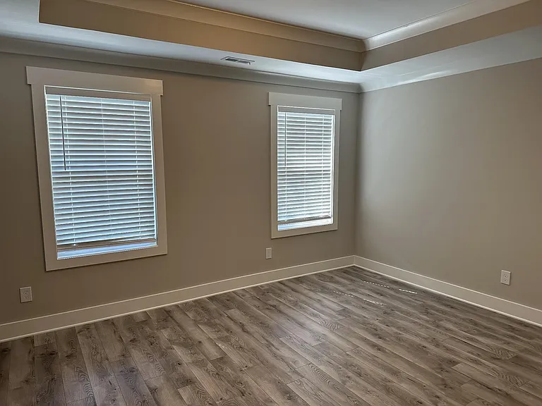 1311 Searcy St — Photo 10
