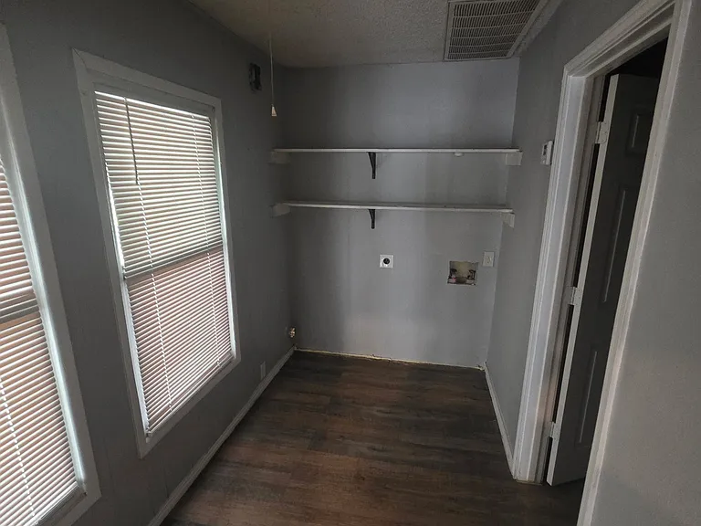 211 W Huff Ave #A — Photo 6