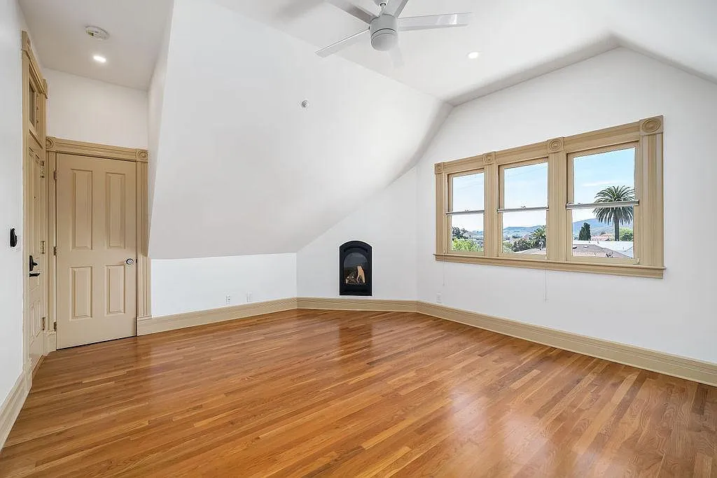 Studio, 550 sqft, $2,200 — Photo 1