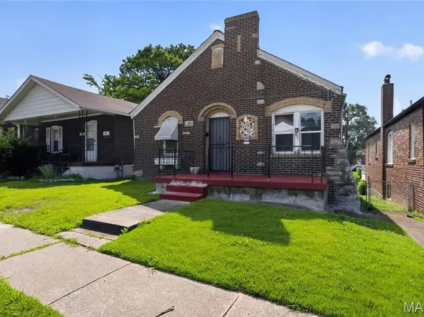 3502 Palace Ct, Saint Louis, MO 63135