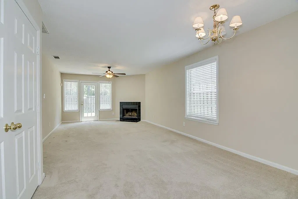 2 bed, 2.0 bath, 1082 sqft, $1,300 — Photo 4