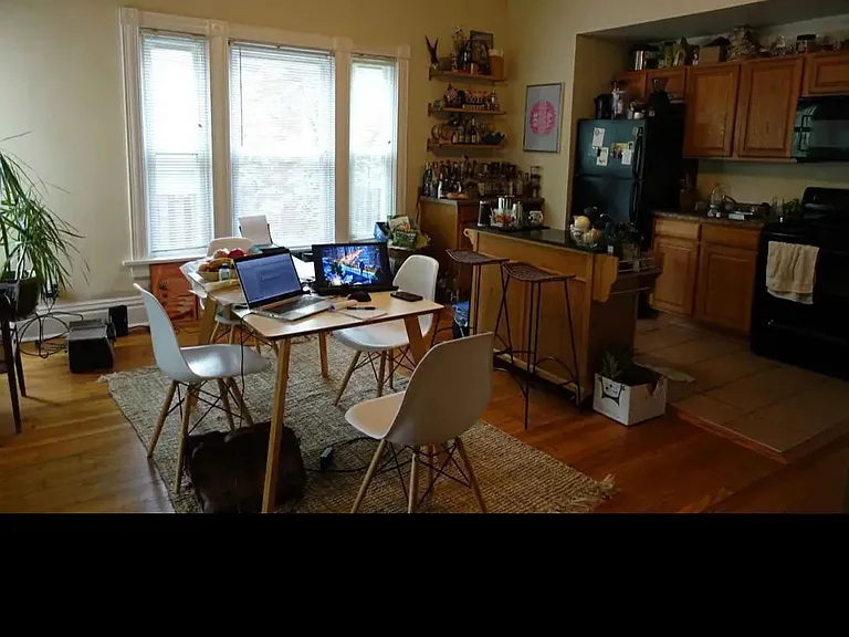 406 S Prairie St — Photo 5