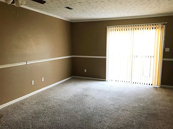 5th image of 636 Shadywood Ln