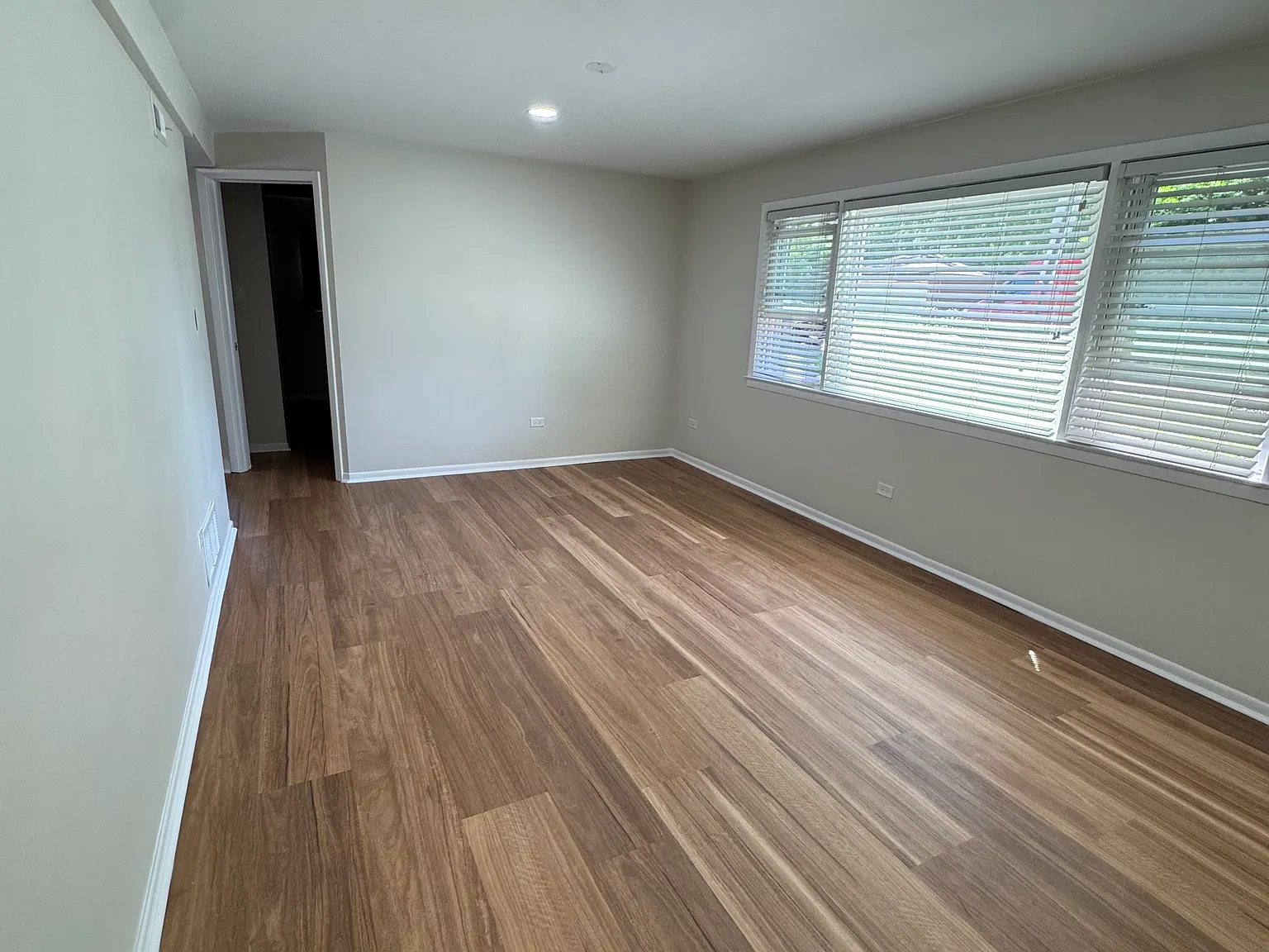 7233 38th Pl — Photo 3