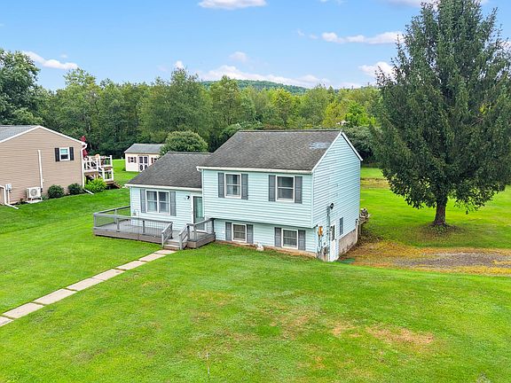 3rd image of 59 Chestnut Dr