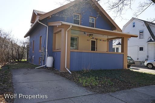 2nd image of 927 Lake Ct #3486567