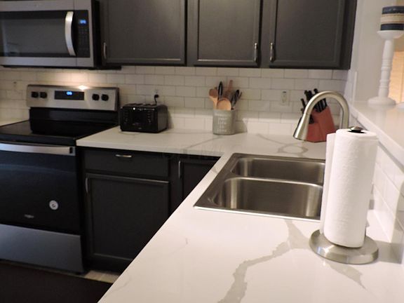 5th image of 1396 Chickweed St #239