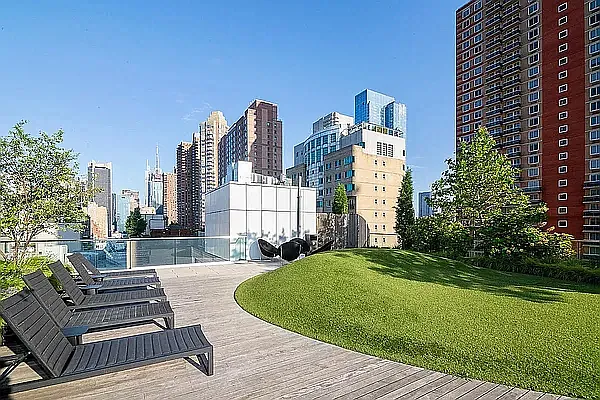 Rented by REAL New York | media 10