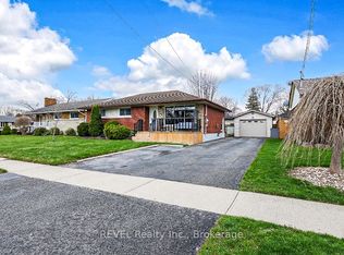 24 Grosvenor St S, Saint Catharines, ON L2M 3E2