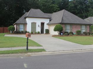 911 Timberton Dr, Pearl, MS 39208