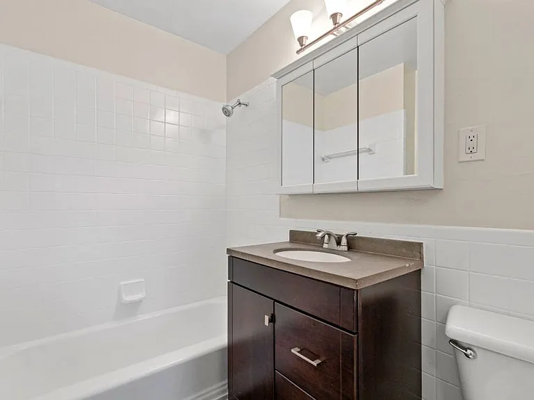 4521-4523 Jefferson Pennsylvania Ave #4526-4524 — Photo 7