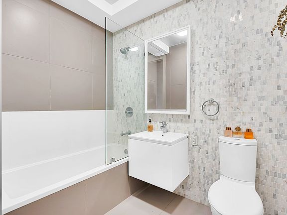 4th image of 42 Maspeth Ave APT 3I