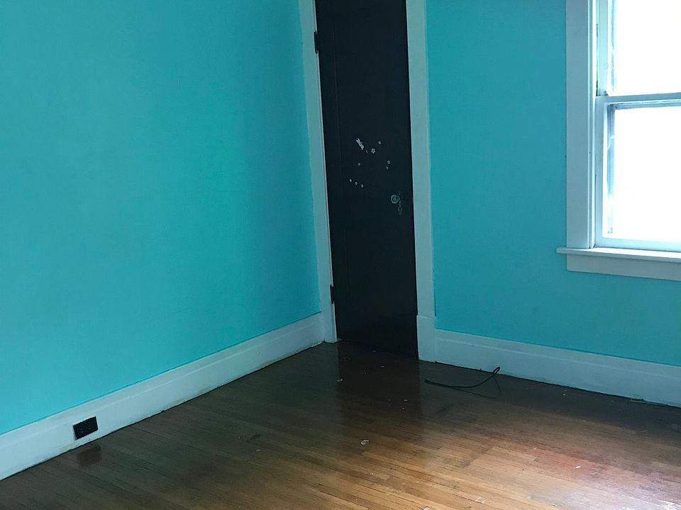 1st image of 60 Easton Ave Fl 1ST