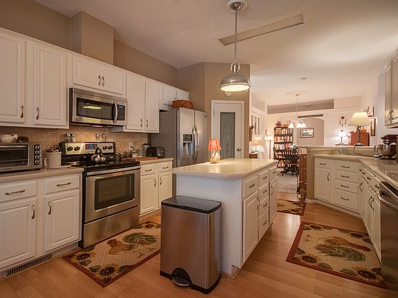 5th image of 33479 Lakeshore Cir