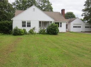 10 East St S, Suffield, CT 06078