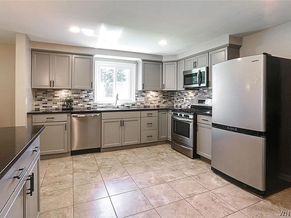 2nd image of 77 Stearns St