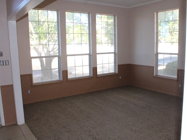 11800 Kings Canyon Pl SE — Photo 2