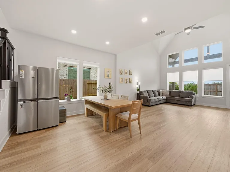26307 Camden Canyon Ave — Photo 6