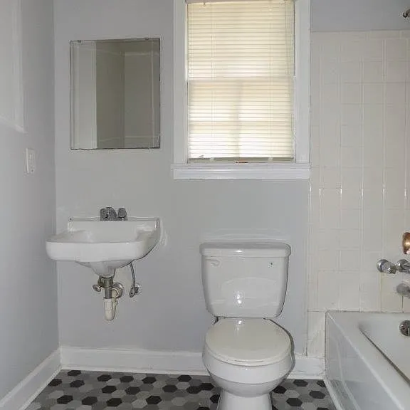 921 Texas St — Photo 5